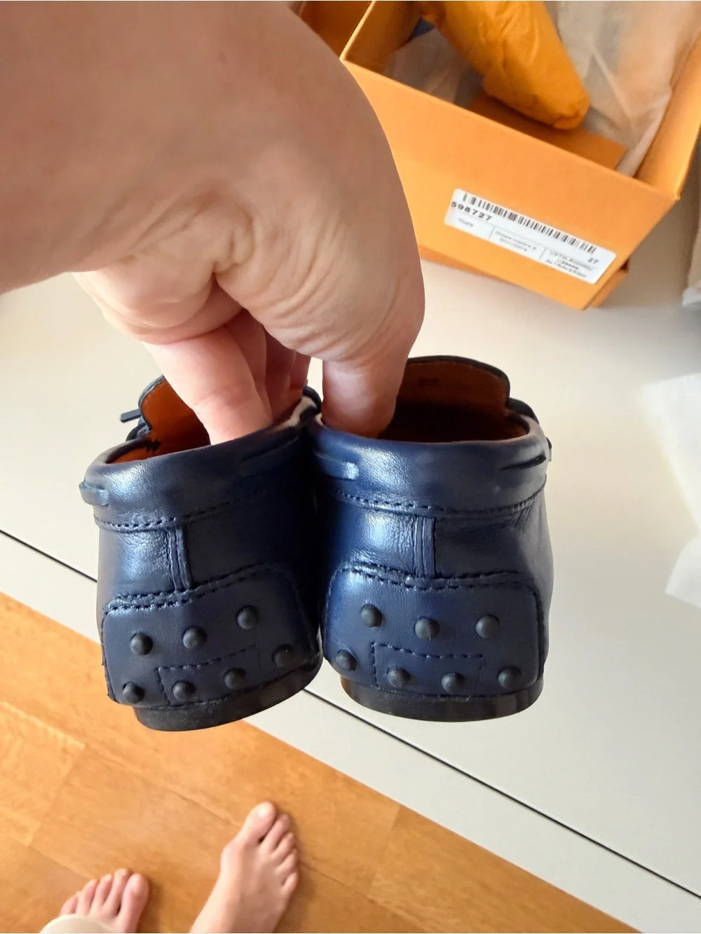 Tod’s Junior Leather Moccasins in Navy Blue size 27 NEW